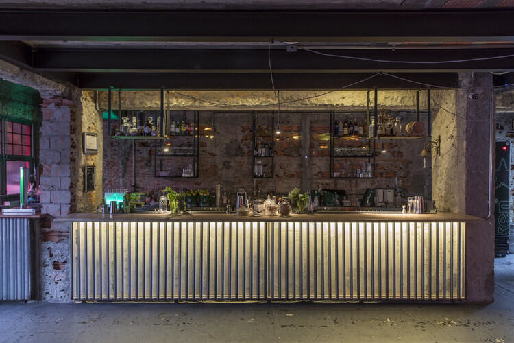 “Benzina”酒吧主题餐厅空间设计案例分享