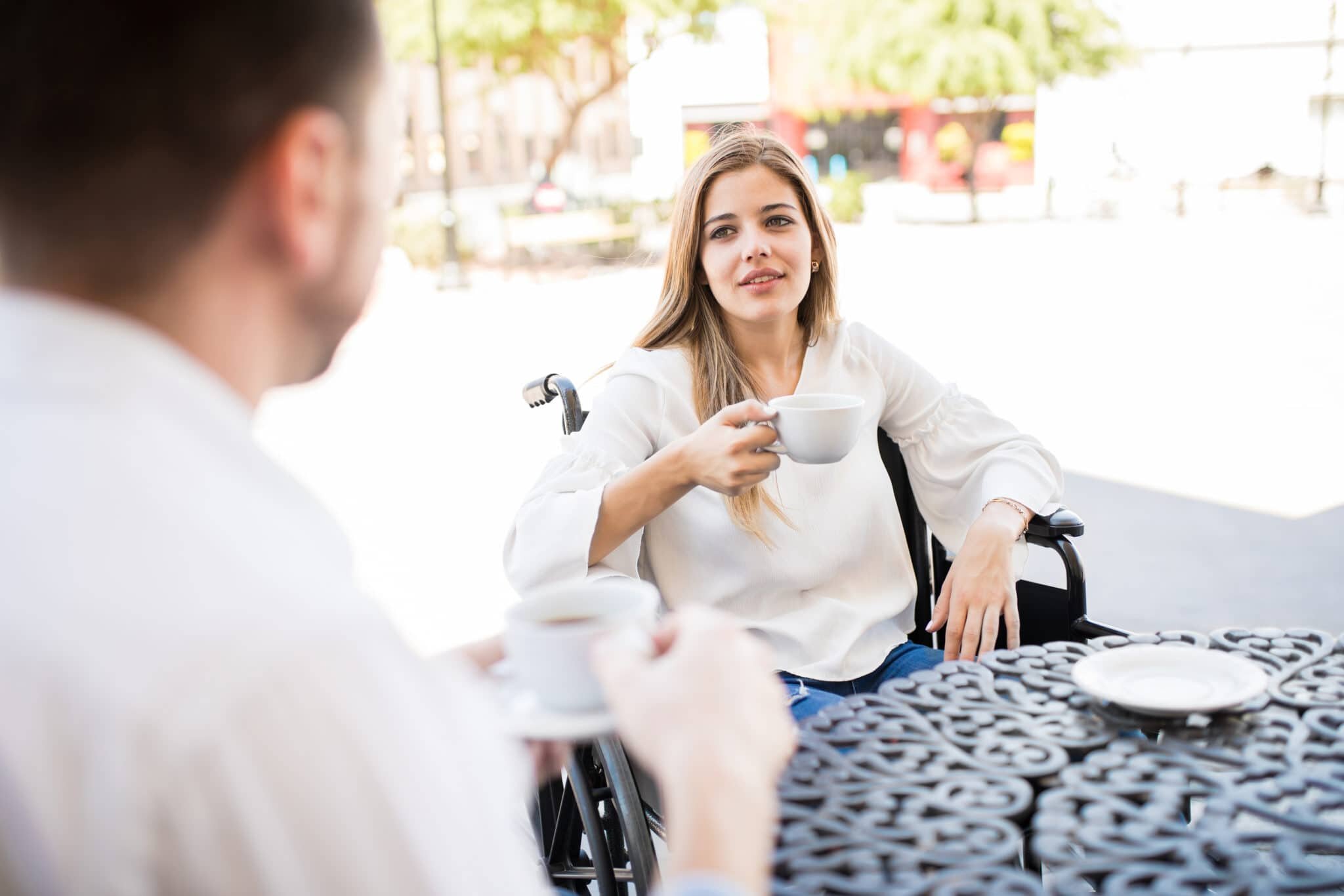 咖啡馆设计知识分享-使您的餐厅适应残疾顾客和员工的需要