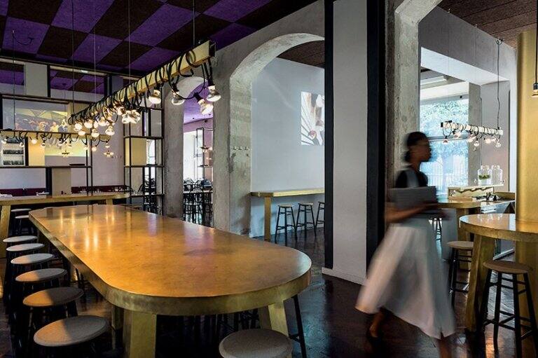 酒吧灵魂与餐厅精神结合的空间美学主题设计