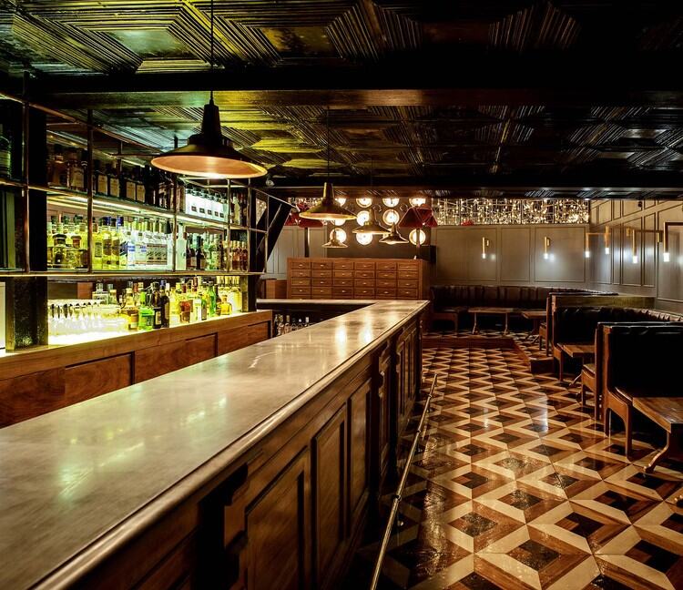 墨西哥“BANOS ROMA”绅士酒吧装修设计案例分享