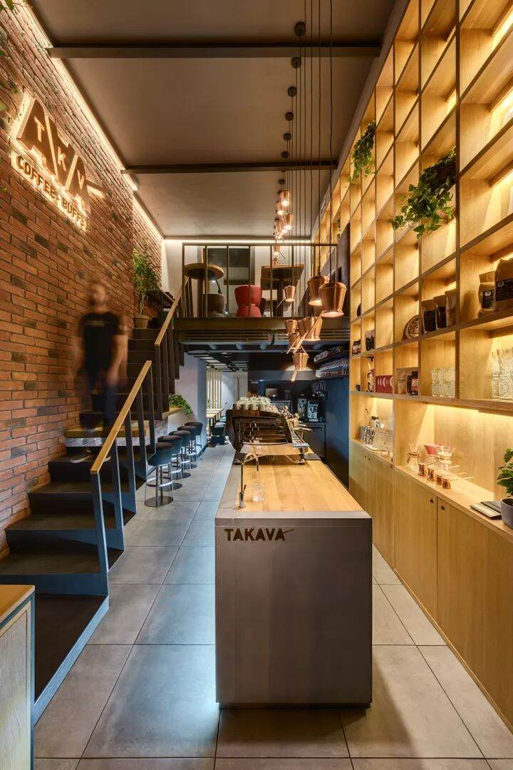 "TAKAVA"咖啡馆设计案例分享-这家长而窄的咖啡厅，竟设计出大空间感