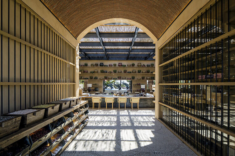 墨西哥"Toro Gastrobar"地窖瓶主题餐厅设计案例分享