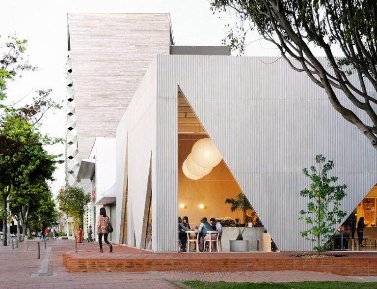 哥伦比亚MASA咖啡馆与面包店用创意门头的设计打造与众不同的一面