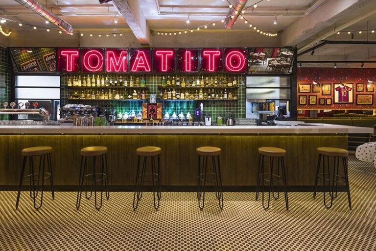 越南酒吧设计案例分享-“TOMATITO”快餐厅设计带来了西班牙风格