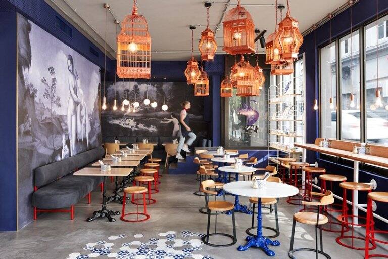 国外知名餐饮设计公司分享巴黎天鹅蓝色主题咖啡馆装修案例